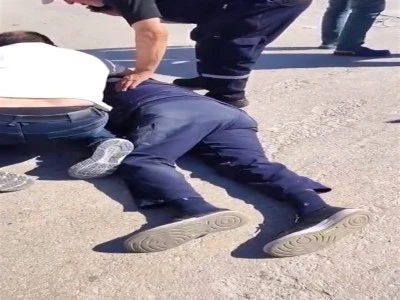 Bursa'da iki motosikletli &ccedil;arpıştı: 1&rsquo;i ağır, 2 yaralı