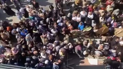 Bursa'da indirim değil, eziyet kuyruğu