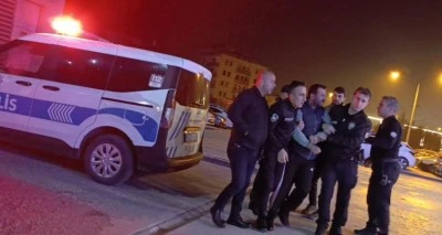 Bursa'da intikam almak istedi! &Ccedil;ağırıp darbetti