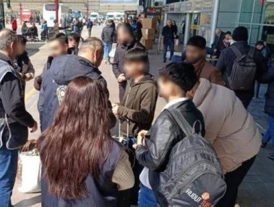 Bursa'da ka&ccedil;ak g&ouml;&ccedil;menlerle m&uuml;cadele devam ediyor