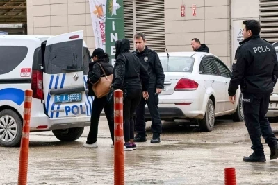 Bursa&rsquo;da ka&ccedil;ak mas&ouml;r operasyonu: 3 kişi yakalandı 