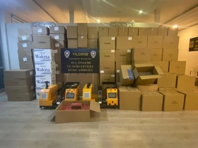 Bursa'da ka&ccedil;ak sigara imalathanesine operasyon