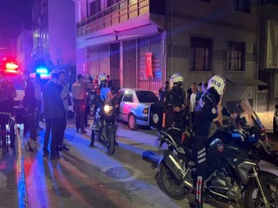 Bursa'da kahvehane &ouml;n&uuml;nde silahlı kavga: 2 yaralı!