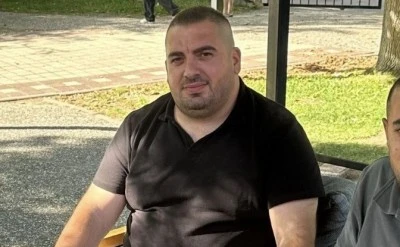 Bursa'da kahvehaneden &ccedil;ıktıktan sonra vurulan galerici hayatını kaybetti