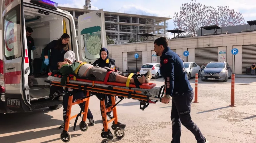Bursa'da motosiklet ve bisiklet kazası: 1 &Ccedil;ocuk, 3 Kişi Yaralandı!