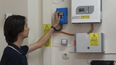 Bursa'da kendi enerjisini &uuml;reten okul 