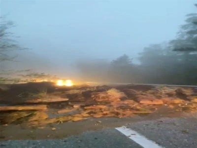 Bursa'da ki aşırı yağışlar Uludağ Yolu'nda heyelana sebep oldu