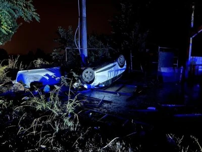 Bursa'da kontrolden &ccedil;ıkan otomobil takla attı; 2 yaralı