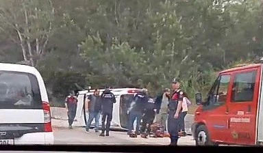 Bursa'da kontrolden &ccedil;ıkan otomobil takla attı