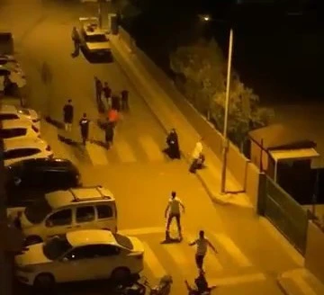 Bursa'da mahallenin gen&ccedil;leri bir birine girdi