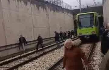 Bursa'da metro seferleri durdu