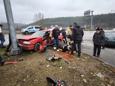 Bursa'da meydana gelen kazada1&rsquo;i ağır, 3 yaralı