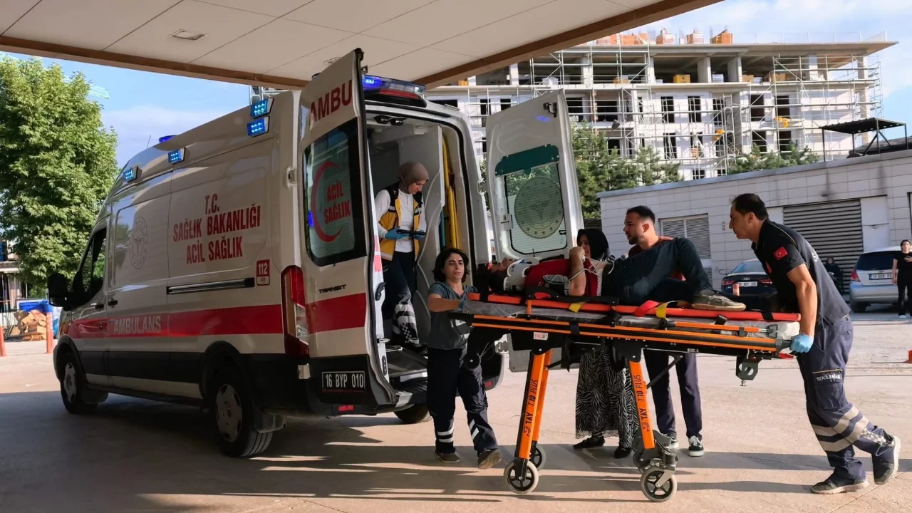 Bursa'da motosiklet başında fenalık ge&ccedil;irip kaza yaptı! Hayati tehlikesi var...