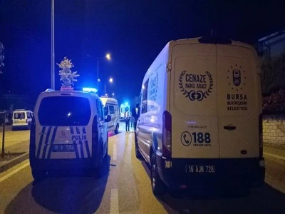 Bursa'da motosiklet s&uuml;r&uuml;c&uuml;s&uuml; feci kazada can verdi
