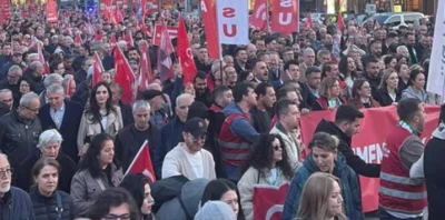 Bursa'da Mustafa Bozbey'e destek y&uuml;r&uuml;y&uuml;ş&uuml;