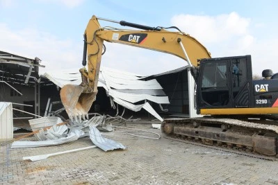 Bursa'da Nil&uuml;fer&rsquo;de 2 ka&ccedil;ak yapı yıkıldı