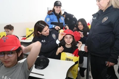 Bursa'da &ouml;ğrencilere polislik tanıtımı ve g&uuml;venlik bilgilendirmesi