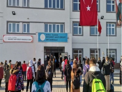 Bursa'da okulda kalp krizi ge&ccedil;iren lise &ouml;ğrencisi, hayatını kaybetti