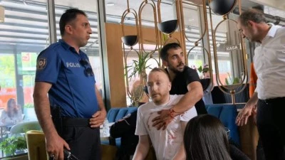 Bursa'da ortalık karıştı: 1&rsquo;i ağır 4 kişi bı&ccedil;akla, 1 polis memuru arbede sonucu yaralandı