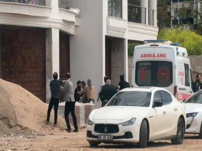 Bursa'da ortalık karıştı: 5 yaralının olduğu olayda ambulans kavga alanından uzaklaştı