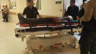 Bursa&rsquo;da otomobil park halindeki tırın altına girdi: 1 yaralı