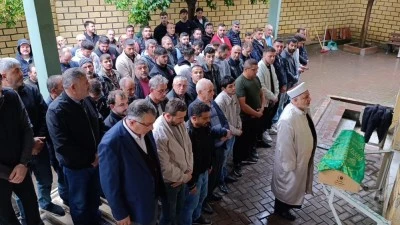 Bursa'da otomobilin &ccedil;arptığı Minik Melis, toprağa verildi
