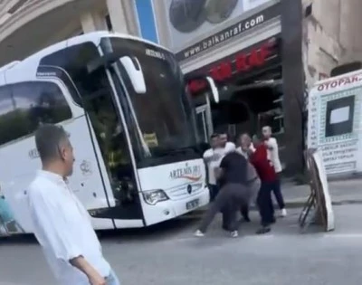 Bursa'da otopark&ccedil;ıyla bı&ccedil;aklı kavga
