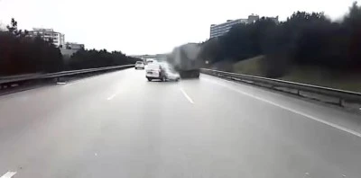 Bursa'da otoyolda facianın eşiğinden d&ouml;n&uuml;ld&uuml;