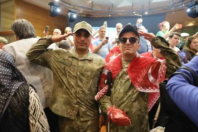 Bursa&rsquo;da &lsquo;&ouml;zel askerler&rsquo; i&ccedil;in kına eğlencesi
