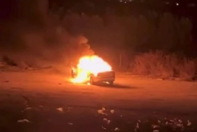 Bursa'da park halindeki otomobil alev topuna d&ouml;nd&uuml;