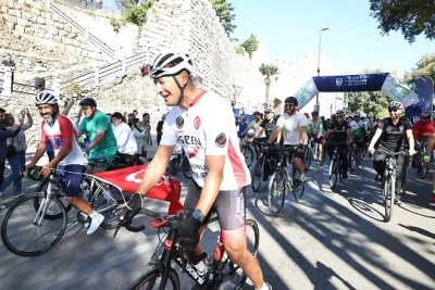 Bursa'da pedallar 'Sağlıklı Yaşam' i&ccedil;in d&ouml;nd&uuml;