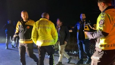 Bursa'da polis ile alkoll&uuml; s&uuml;r&uuml;c&uuml; arasında kovalamaca 