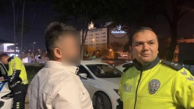 Bursa'da polislere alkoll&uuml; şekilde yakalanan s&uuml;r&uuml;c&uuml;: Yaktınız beni! 