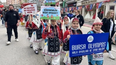 Bursa'da renkli 23 Nisan korteji 