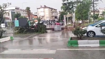 Bursa&rsquo;da sağanak ve dolu etkili oldu