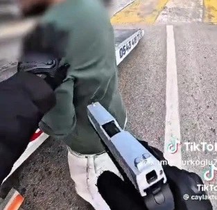 Bursa&rsquo;da sahte trafik baskınını sosyal medyada paylaşan 4 kişi g&ouml;zaltında