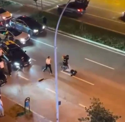 Bursa'da şampiyonluk kutlamasında trafik durdu, yumruklar konuştu