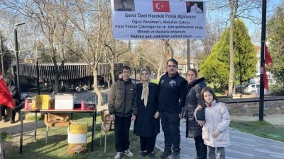Bursa'da şehitler i&ccedil;in mevlit şekeri dağıttı