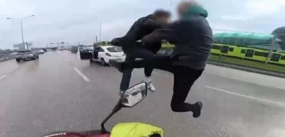 Bursa'da s&uuml;r&uuml;c&uuml;ler g&uuml;&ccedil;l&uuml;kle sakinleştirildi