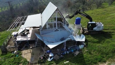 Bursa'da tarım arazilerindeki tiny house'lar bir bir yıkıldı