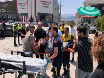 Bursa'da ters y&ouml;nde giden motosiklet ile cip &ccedil;arpıştı: 1 yaralı
