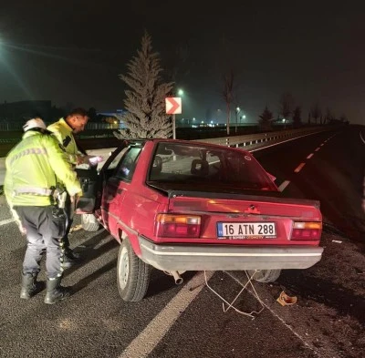Bursa'da trafik kazası: 1'i ağır 2 yaralı