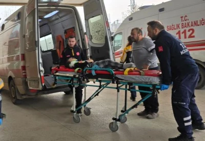 Bursa'da trafik kazası: 1'i &ccedil;ocuk 2 yaralı