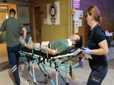 Bursa'da trafik kazası: 1'i polis 3 yaralı 