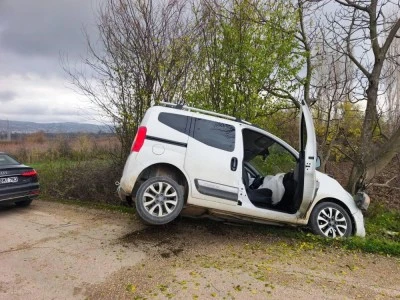 Bursa'da trafik kazası: 2'si &ccedil;ocuk 4 kişi yaralandı