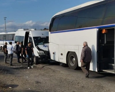 Bursa'da trafik kazası: 9 iş&ccedil;i yaralandı 