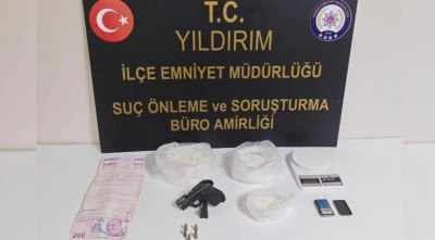 Bursa'da uyuşturucu operasyonu: 1 kilo 210 gram metamfetamin ele ge&ccedil;irildi