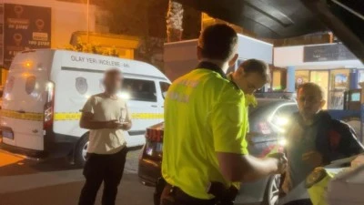 Bursa'da vatandaşlar ile alkoll&uuml; s&uuml;r&uuml;c&uuml; arasında kovalamaca
