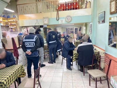 Bursa'da yapılan denetimlerde &ccedil;ok sayıda silah narkotik madde ele ge&ccedil;irildi