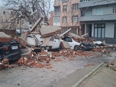 Bursa'da yaşanan fırtınanın verdiği zarar!